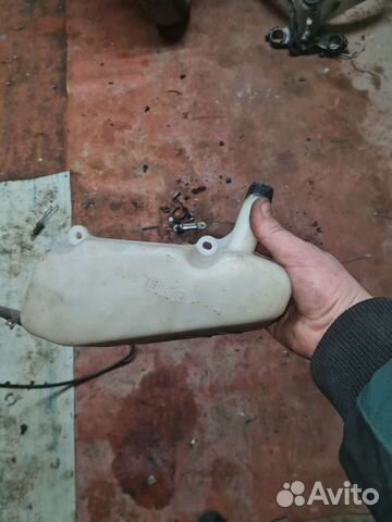 Suzuki RF бачок расширительный