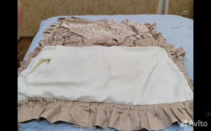 Покрывало на кровать бежевое