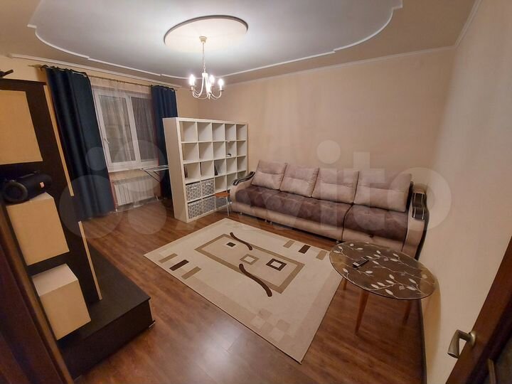 2-к. квартира, 61 м², 1/2 эт.