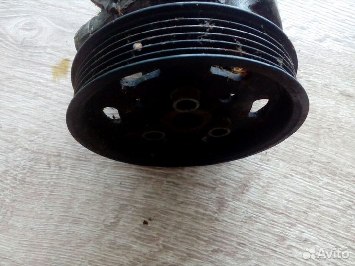 Шкив насоса Гура Skoda Octavia Tour