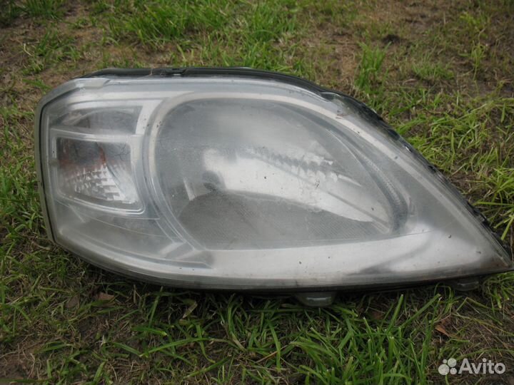 Фара Renault Logan с дефектами