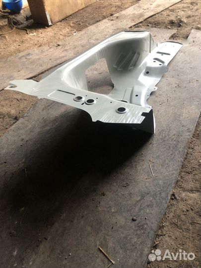 Брызговик лонжерона приора