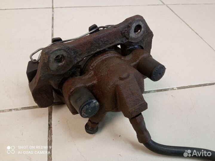 Суппорт тормозной задний правый Volvo S80