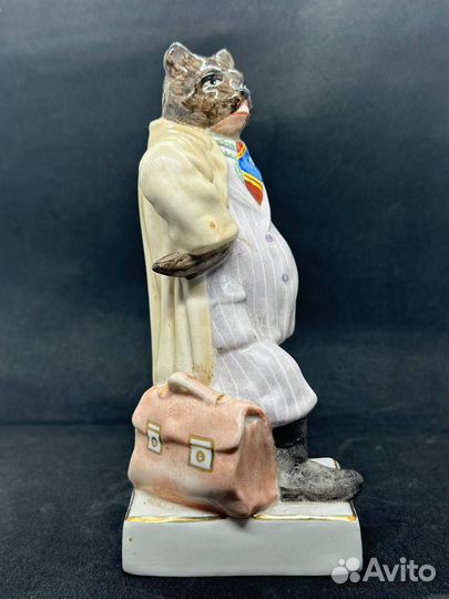 Статуэтка фарфор