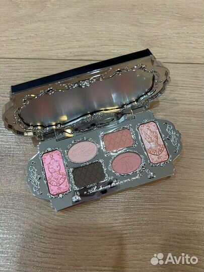 Палетка теней flower knows