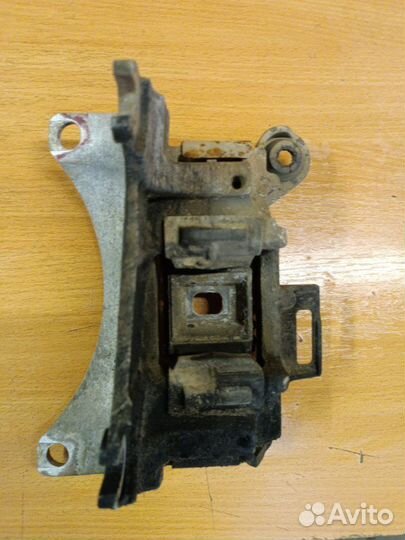 Опора кпп Renault Scenic 3 минивэн К9К832 2010