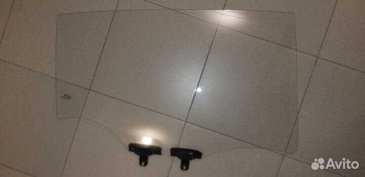 Стекло боковое заднее правое Kia Rio x line 2019