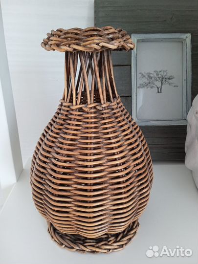 Ваза из ротанга