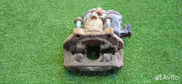 Суппорт задний правый Bmw X3 F25 20DX N47N 2012