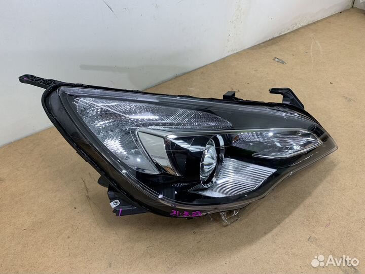 Фара правая RH Opel Astra J GTC гтс 3дв