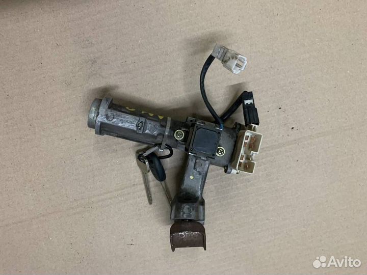 Замок зажигания toyota carina AT192