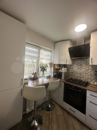 4-к. квартира, 60 м², 2/5 эт.