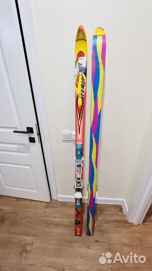 Горные лыжи и ботинки atomic