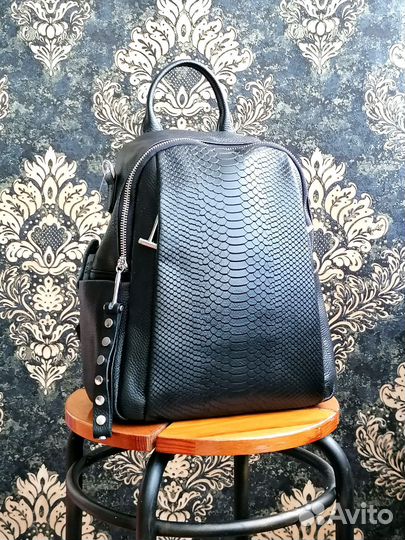 Рюкзак женский черный кожа