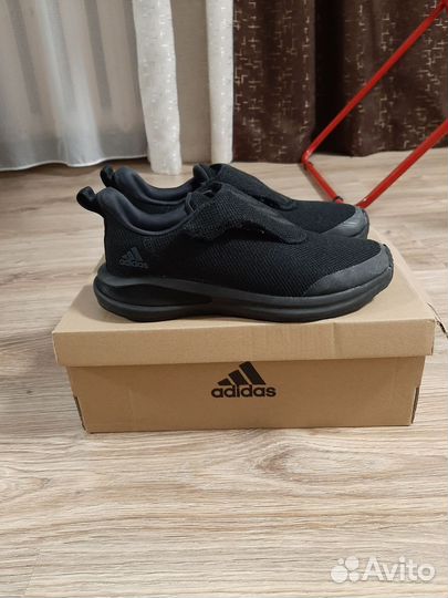 Кроссовки adidas для мальчика 34р