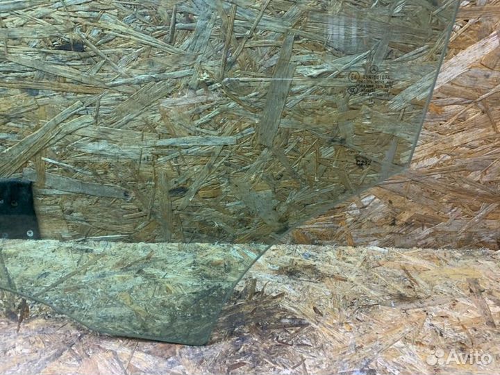 Стекло двери переднее левое Mercedes-Benz Gle W166