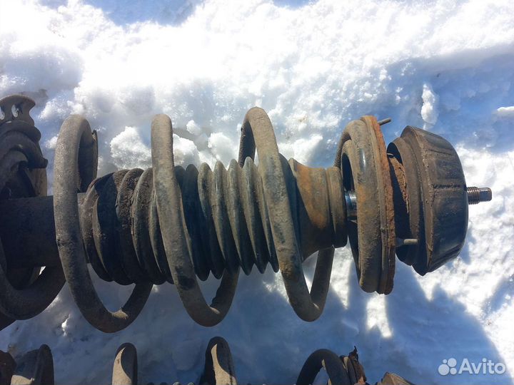 Кия Рио 3 передние стойки амортизатора