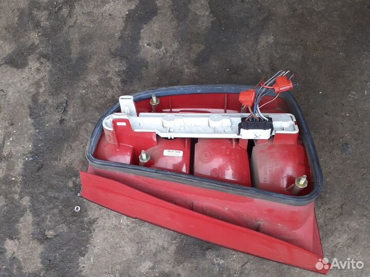 Задний левый фонарь Skoda Fabia