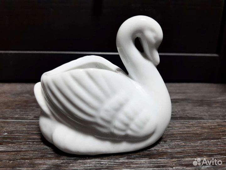 Статуэтка - вазочка 