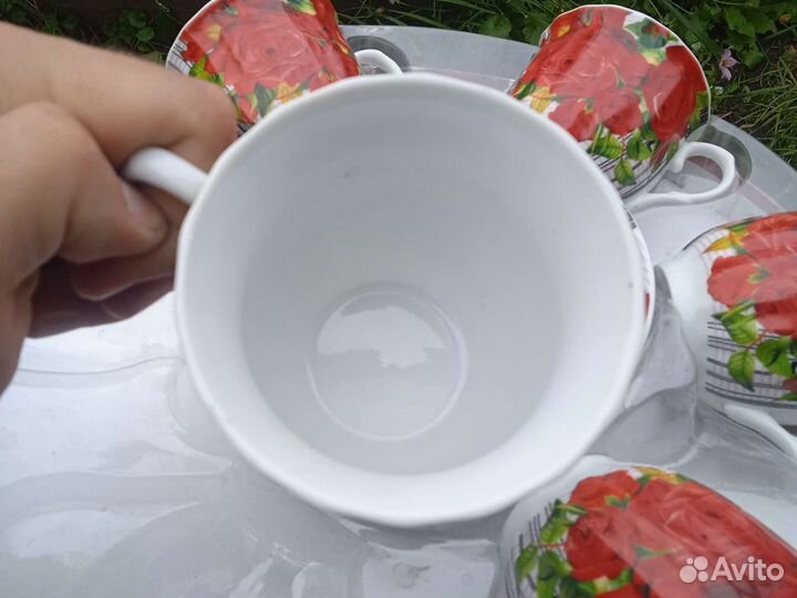 Набор столовой посуды чашки с блюдцами бокалы