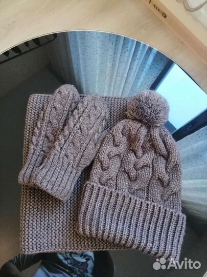 Комплект шапка, снуд и руковички