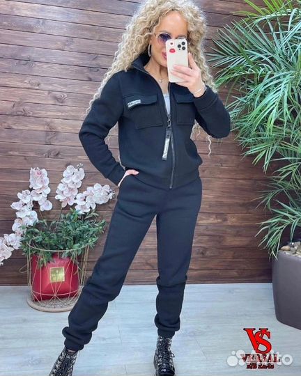 Костюм спортивный