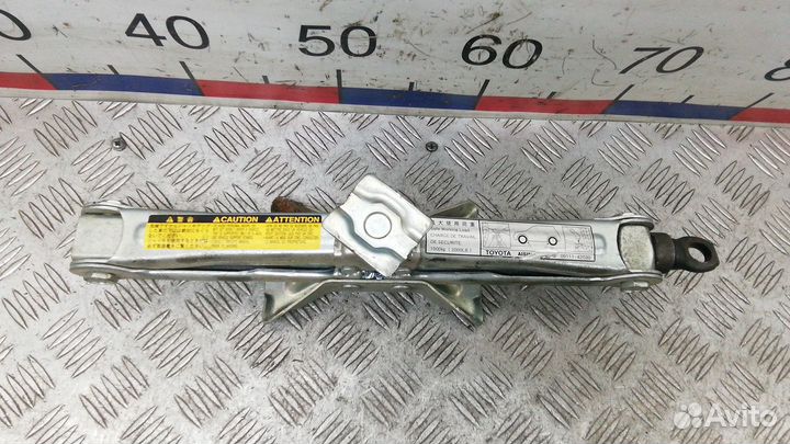 Домкрат на Toyota Rav 4 Zca2