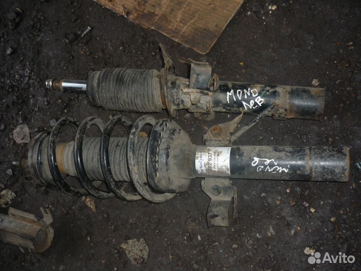 Стойка передняя левая Форд Мондео 3