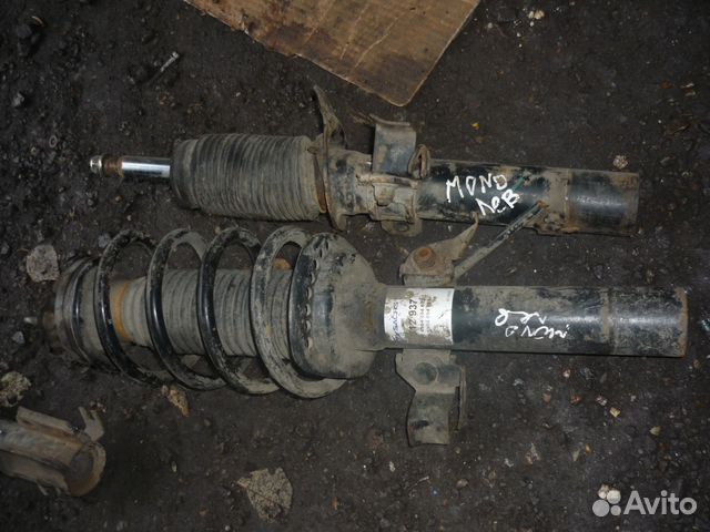 Стойка передняя левая Форд Мондео 3