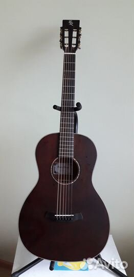 Акустическая гитара