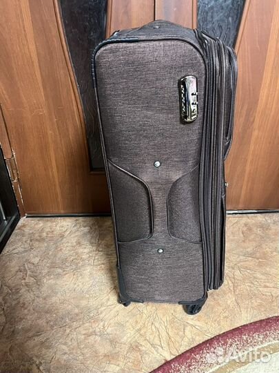 Чемодан на колесах