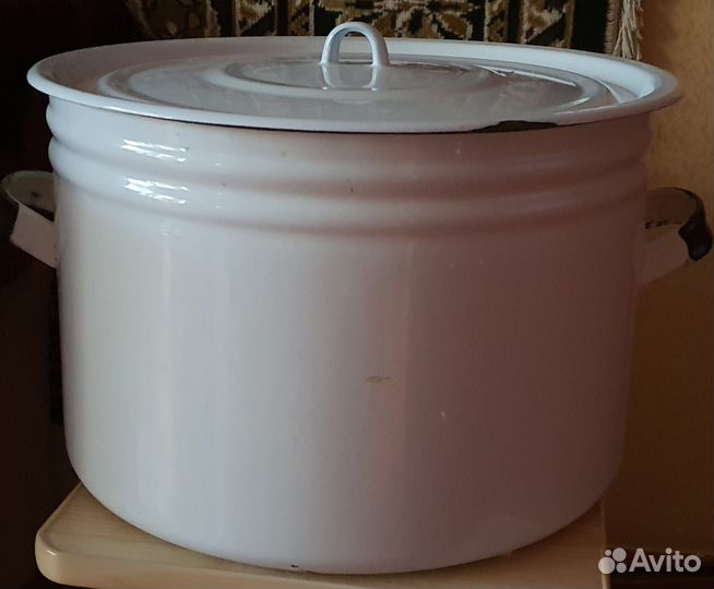 Кастрюля эмалированная