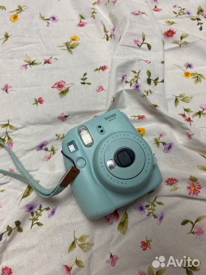 Плёночный фотоаппарат instax mini 9