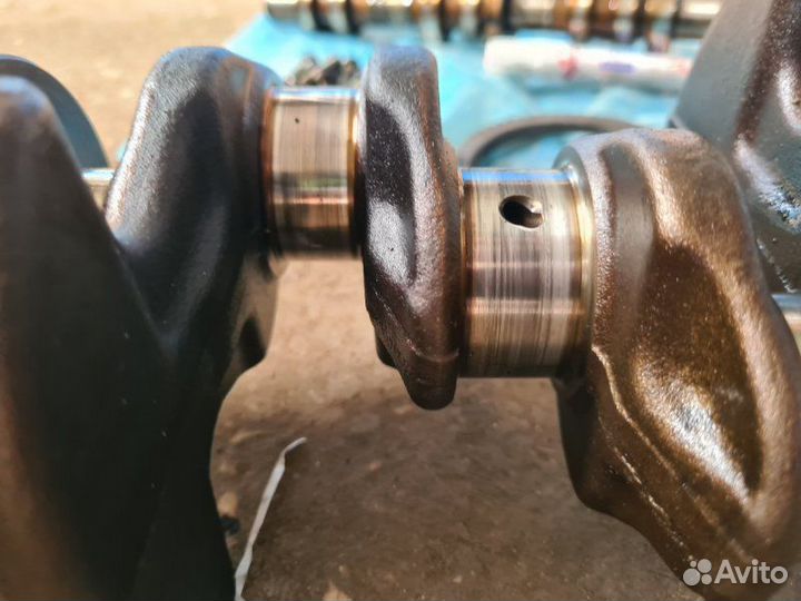 Коленвал Skoda Yeti cbzb 2011