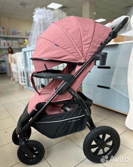 Прогулочная коляска с надувными колесами