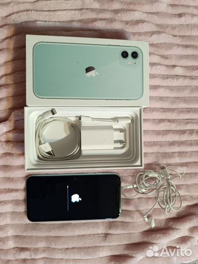 Телефон iPhone 11