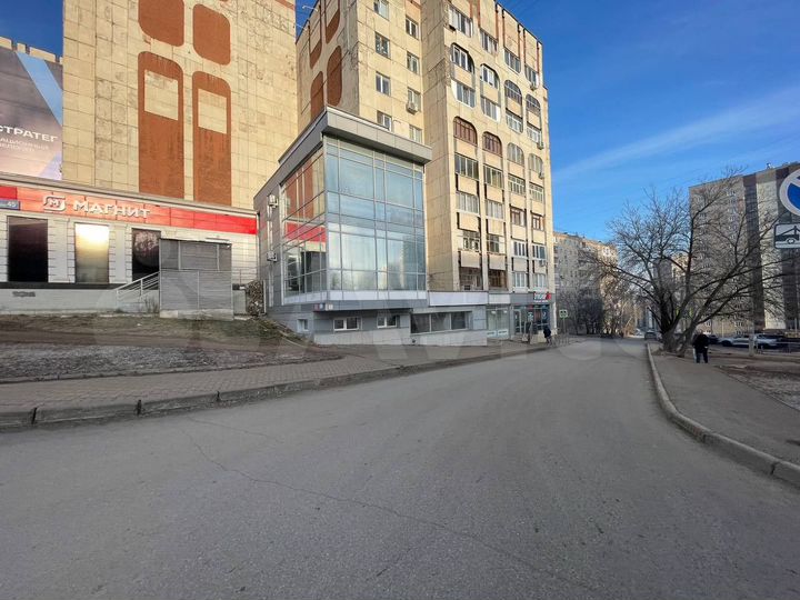 Офисное здание с отдельным входом