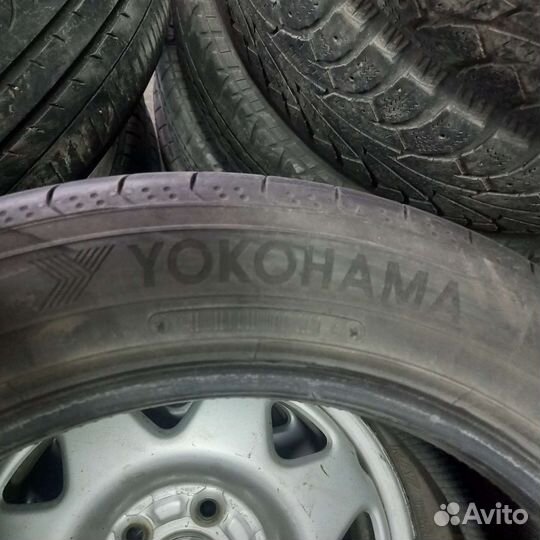 Yokohama BluEarth RV-02 235/50 R18 97V