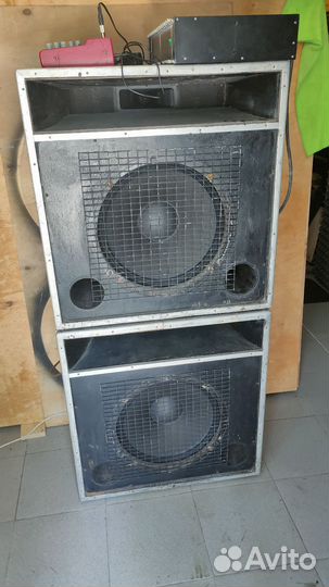 Акустические колонки - большие, тяжёлые