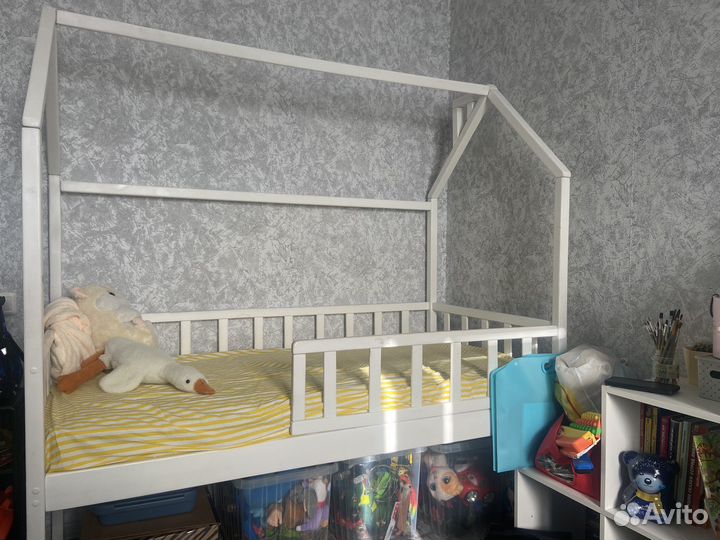 Кровать домик