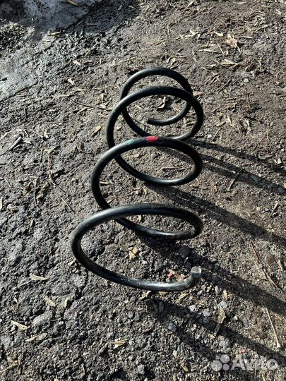 Infiniti Fx35 пружина передняя