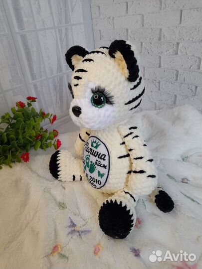 Вязаный тигр, ручной работы. Подарок на выписку