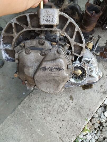 МКПП (механическая коробка переключения передач) C