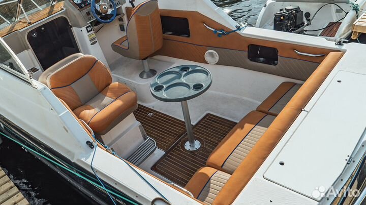 Аренда катера с капитаном каналы мосты залив