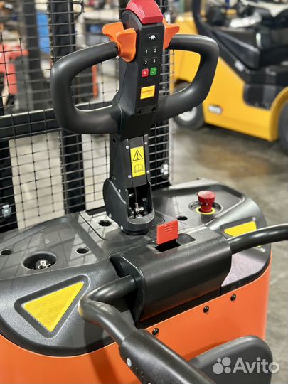 Штабелер самоходный 1,5 тонны 3,6м noblelift PSE15