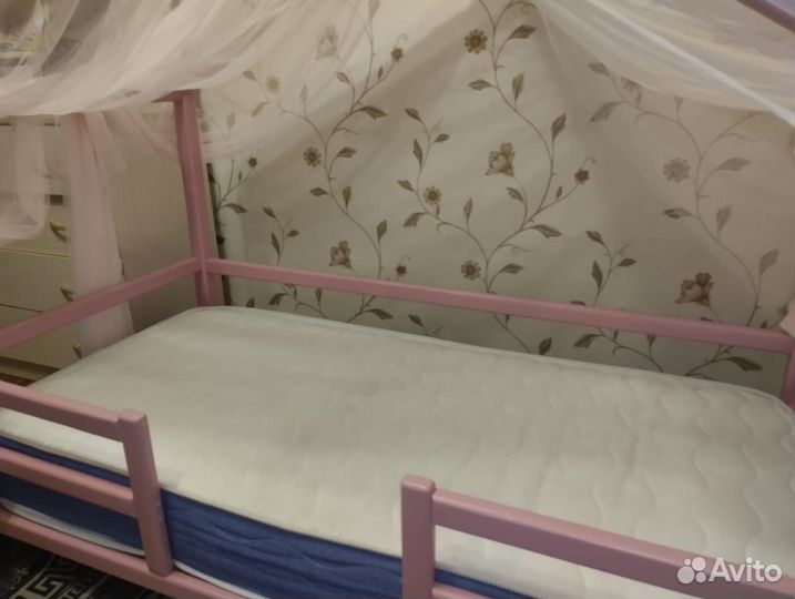 Детская кровать домик