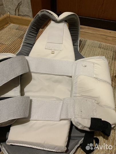 Жилет защитный для единоборств