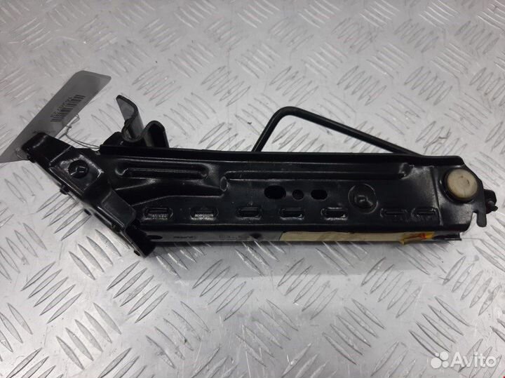 Домкрат для Ford Focus 1 1230699