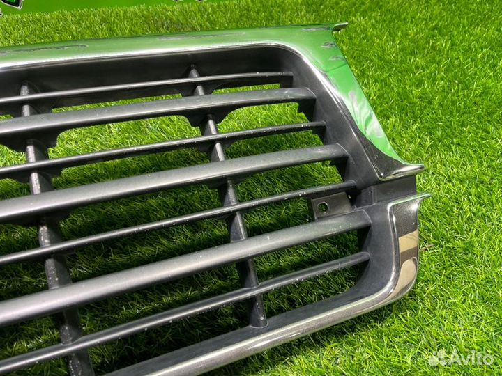 Решетка радиатора Toyota Land Cruiser HDJ81 1HDT