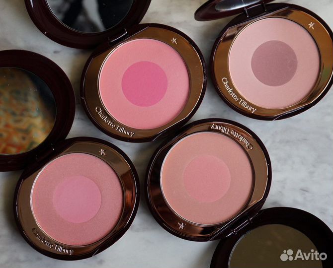 Румяна Charlotte Tilbury Cheek to Chic Swish & Pop